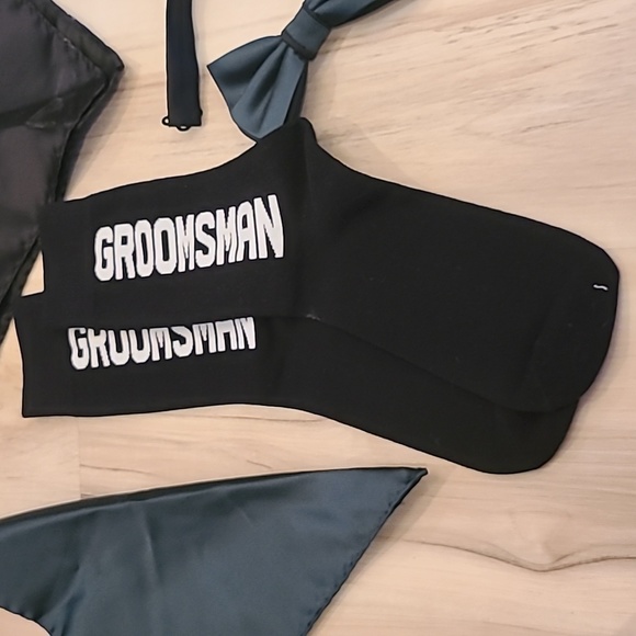 Groomsman Kit in Black/Hunter Green - Picture 3 of 6